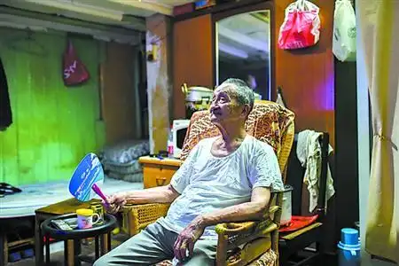 90岁高龄股民汪存春：股海沉浮凭感觉，心态超好无所谓