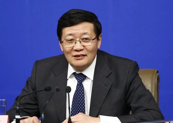 楼继伟：中国已到研究宽松货币政策有序退出之时