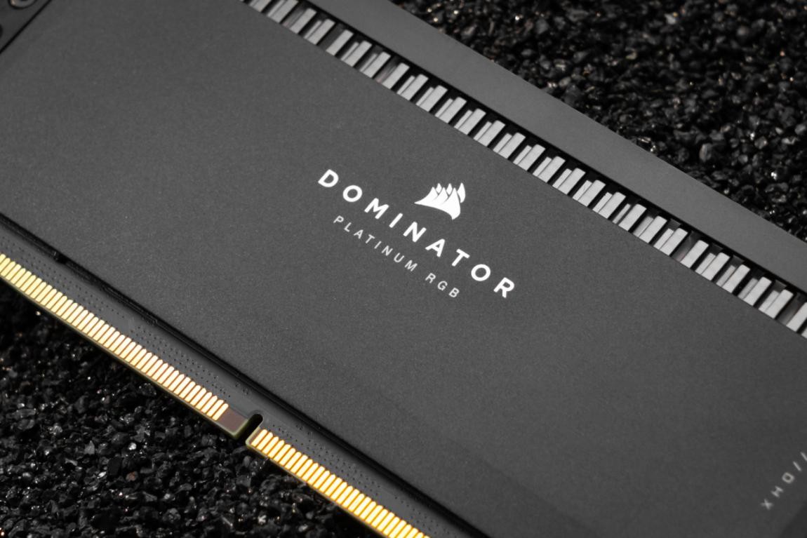 DDR5内存性能表现_美商海盗船铂金统治者RGB 5200评测_美商海盗船内存代理有几家