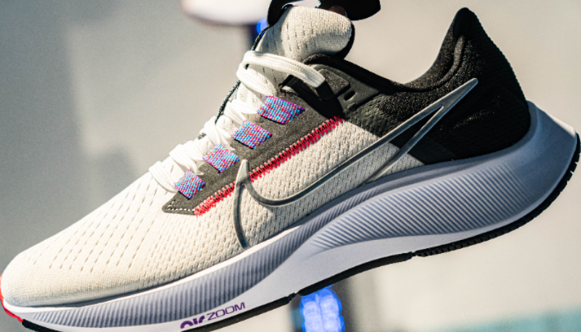 耐克陷最大危机？股价暴跌20%，CEO竟主动唱衰公司前景