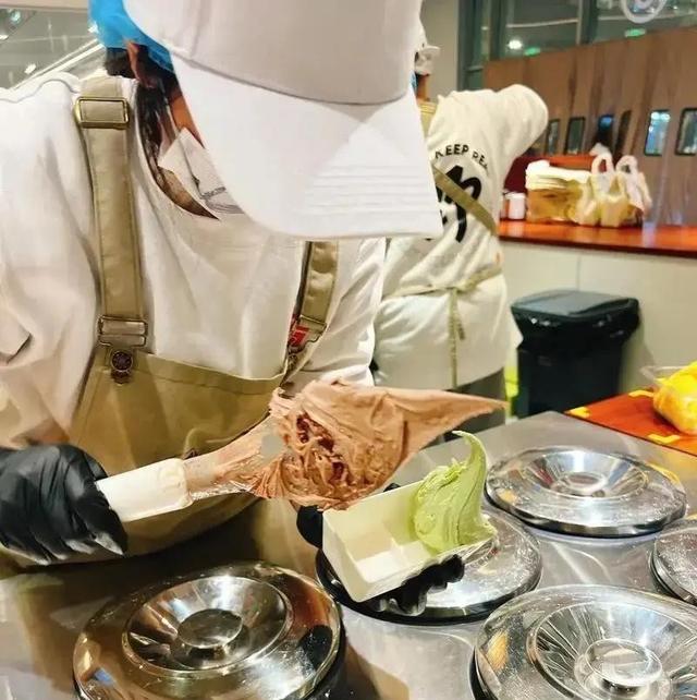 野人先生 冰淇淋 单店模式 稳扎稳打_开冰淇淋店投资要多少钱_野人先生 加盟 门槛 验资